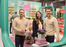 Nick Voskamp, Jill Strik en Mike Broch van SV.CO, dat, zoals aan de achtbaan te zien is, ‘aan de lopende band smaakvolle noviteiten’ de wereld in helpt.